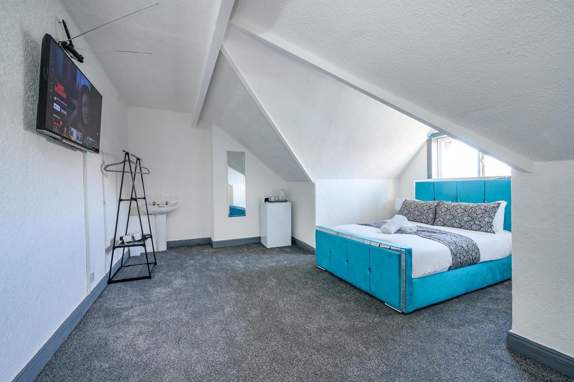 *ra7h* For Your Relaxed & Cosy + Free Parking Leeds (West Yorkshire)